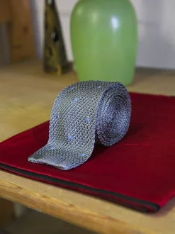Cravate fine en maille tricot pure soie à pois
